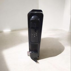 0il Heater, Radiator Heater for Indoor or Outdoor Use w/ Over-Heat Protection Like New!