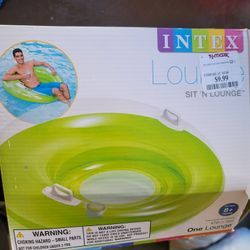 Pool Lounge