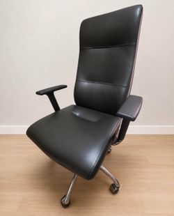 Brown Leather High-Back Executive Office Chair