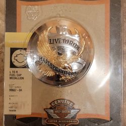 HARLEY DAVIDSON GAS CAP MEDALLION 