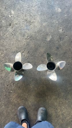 Bravo 22 Pitch 4 Blade Propeller