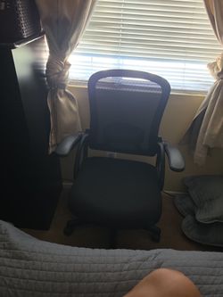 Desk chair like new black