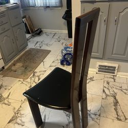 4 Dinning Room Chairs 