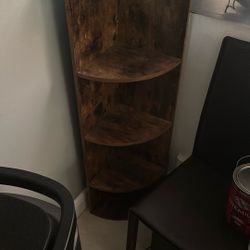 Totem Corner Shelves