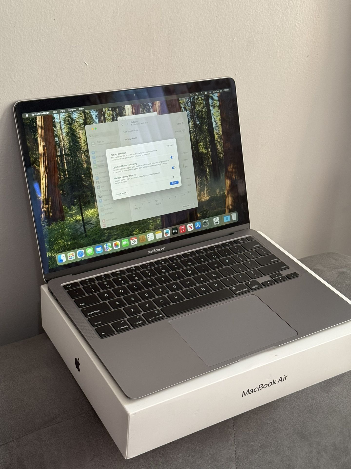 MacBook Air 13 Inch Retina 2020 | 8GB RAM | 256GB storage | 1.1 GHz Quad-core Intel core i5.
