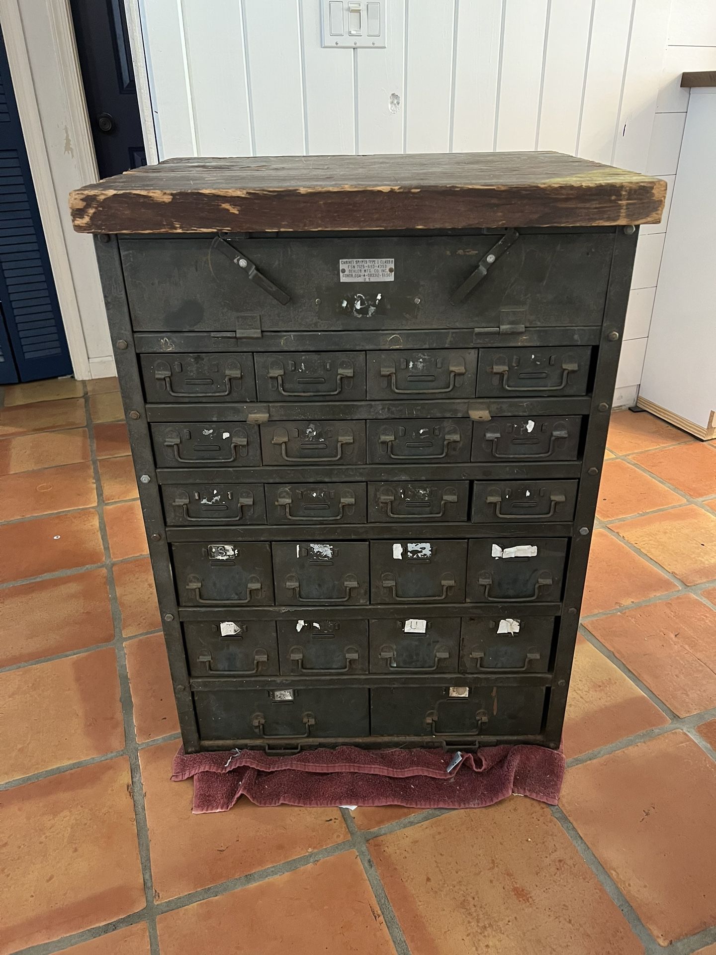 Vintage Cabinet: Parts / Card Catalog