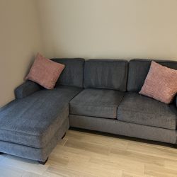 Sectional Sofa W/ Reversible Chaise