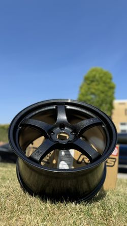 57CR 18x9.5 +38 5x114.3 Glass Black
