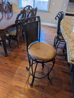 Set of 3 barstools