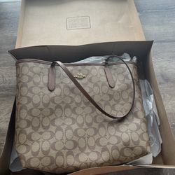  Coach Bag