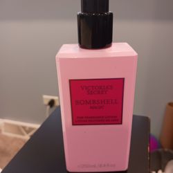VICTORIA SECRET LOTION..........😁😊😍
