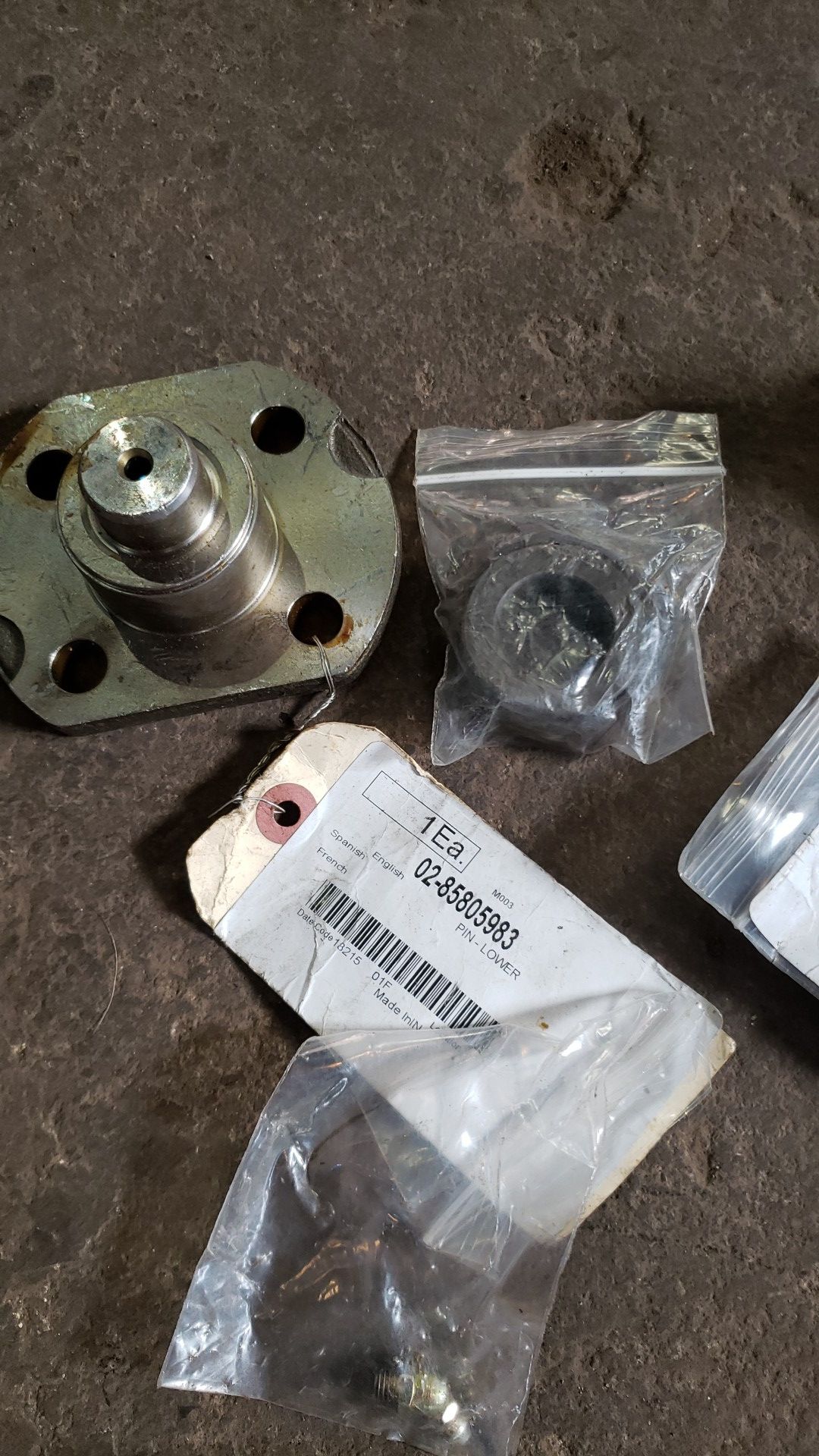 Case 580 upper and lower king pin kit complete