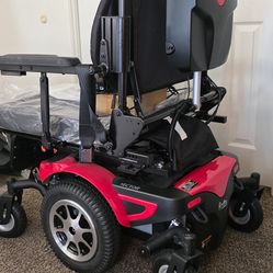 Brand NEW #P323BOBBMU8 Vector Merits Tiltable Wheelchair Scooter. Does 360 Circle