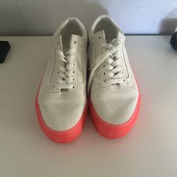 Woman’s 7 Vans Platform Shoes