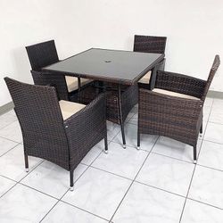 (NEW) $250 (5-Piece) Wicker Dining Set Indoor Outdoor Patio Furniture 35x35” Glass Table w/ Umbrella Cutout, 4 Chairs 