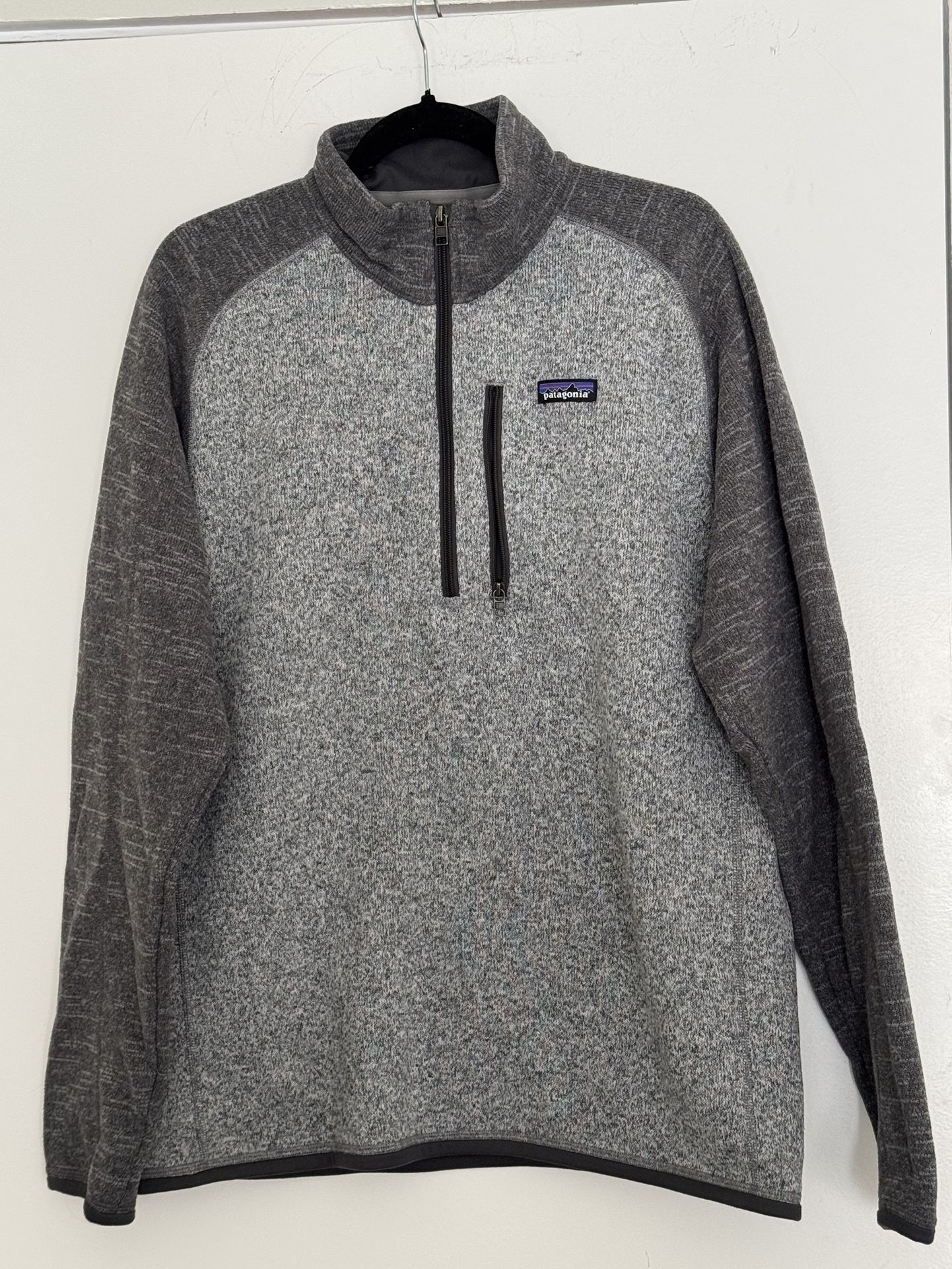 Patagonia Gray Quarter-Zip Pullover. Size large. Men's. Unisex.
