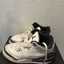 Youth jordan Size 5 