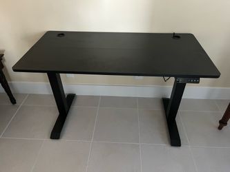 Stand up desk and task chair