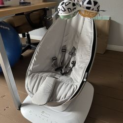 4moms MamaRoo Multi-Motion Baby Swing, Bluetooth Enabled with 5 Unique Motions, Grey