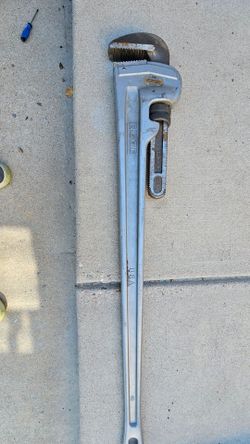 RIDGID 48" PIPE  WRENCH