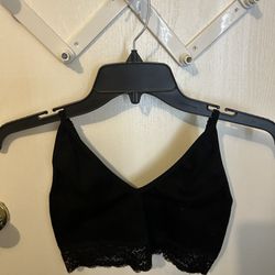 Cropped black laced top