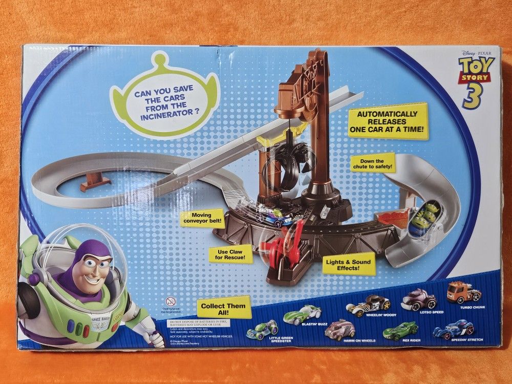 2009 Hotwheels Toy Story 3 Claw Rescue Track Set