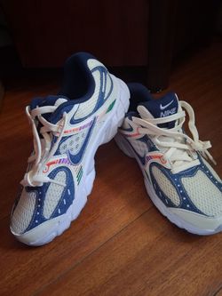 NEW Nike V5 RNR Women's shoes size 7