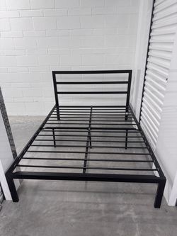 Full size metal bedframe  with headboard