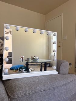 Hollywood Vanity Mirror with Lights