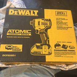 DeWALT20V BRUSHLESS IMPACT DRIVER KIT