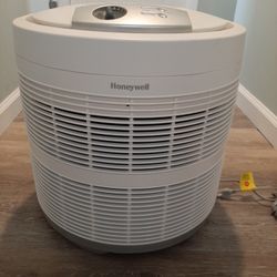 Air Purifier (Honeywell)