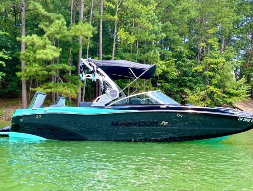 2019 MasterCraft XT22
