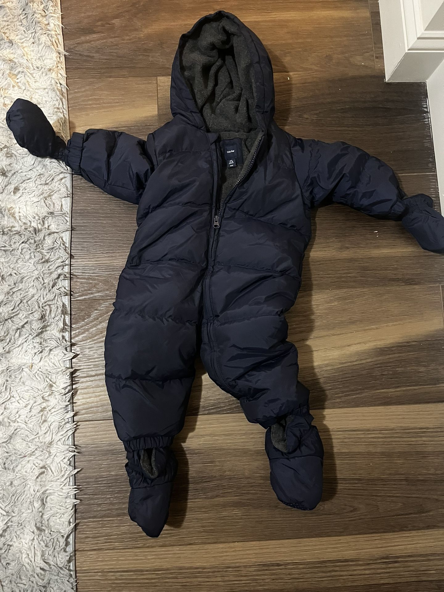 Kids Baby Gap Snowsuit Size 12-18 Months