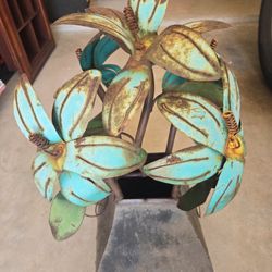 Outdoor Metal Flower And Pot Decor 