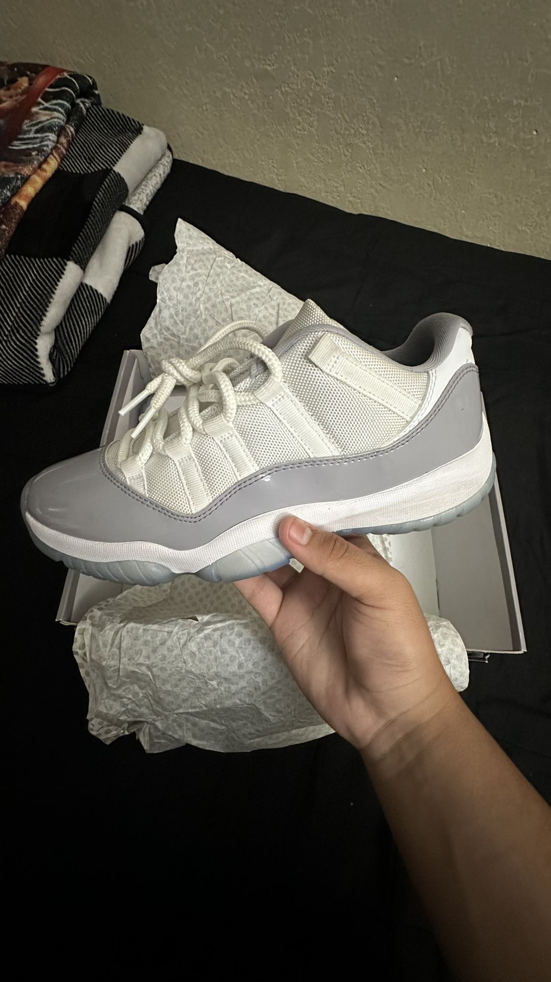 Jordan 11 Low Cement Grey