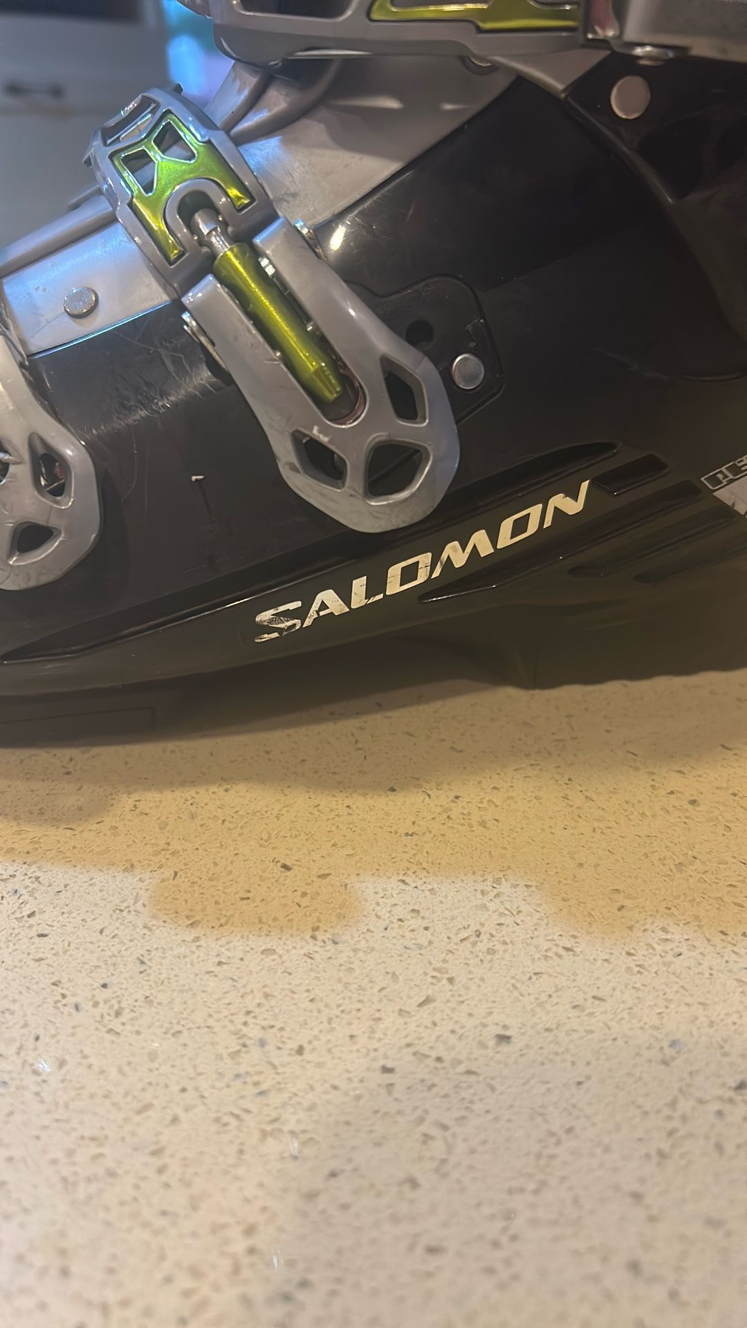 Men’s Salomon Ski Boots Size 9