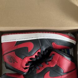 Air Jordan 1 Mid