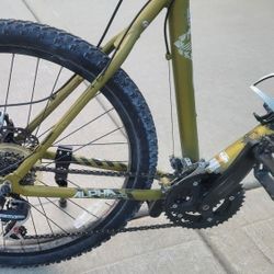 Trek 3900 $400 Alpha Men Mountain bicycle 19.5" Large