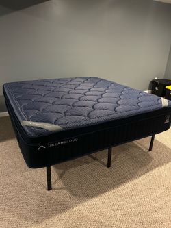 The DreamCloud Premier Rest, King Mattress, Good Condition