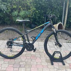 Gt mountain 2025 bike disc brakes