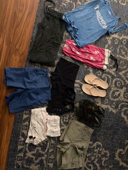Women’s clothing and shoes (25 pieces total)