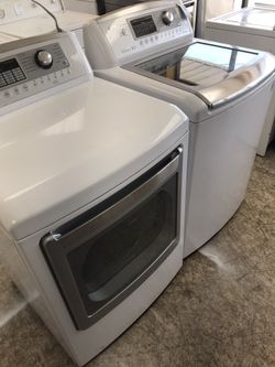 Extra large tub heavy duty washer and dryer set