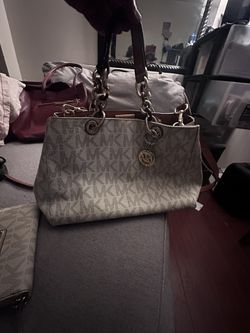 Micheal Kors Handbag&wallet
