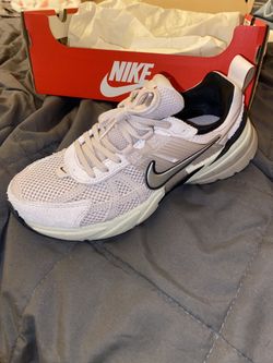 Women’s V2k Nike Run Shoes