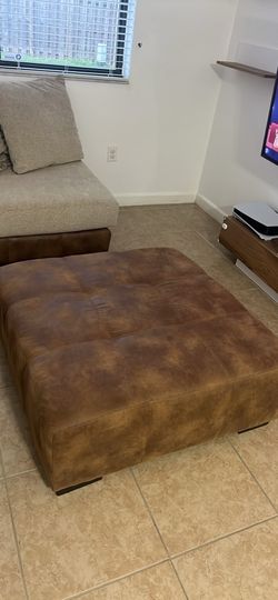 Ballinger Cocktail Ottoman