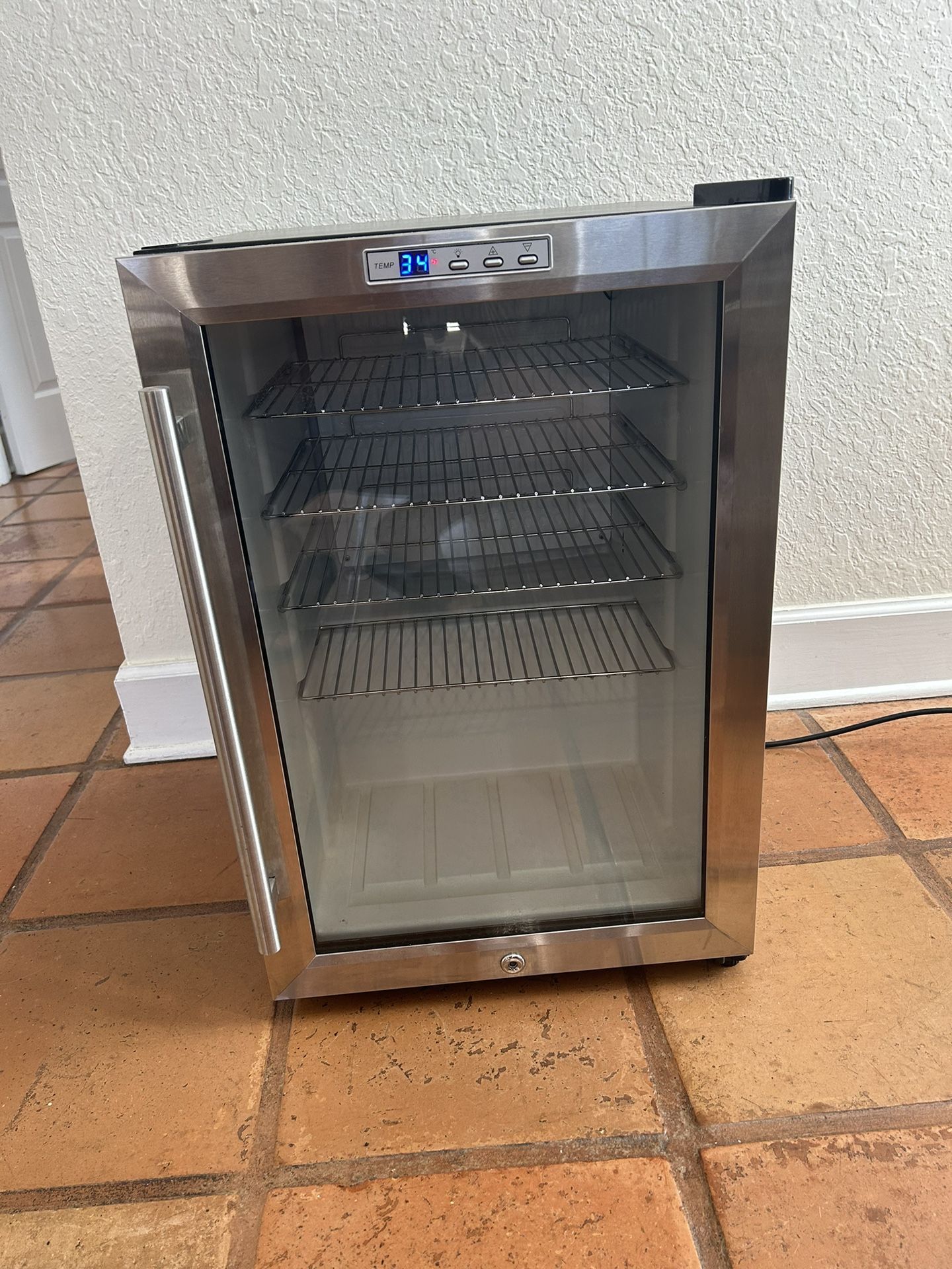 Summit Appliance SCR312L