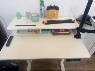 Electric standing desk