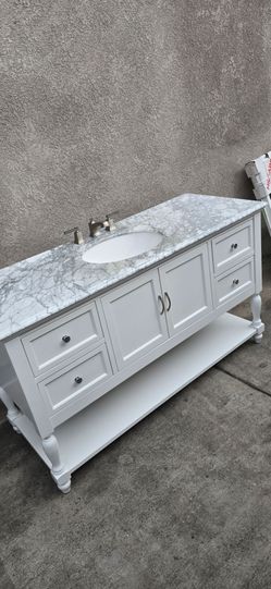 Bathroom sink