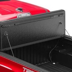 Tundra Folding Tonneau Cover