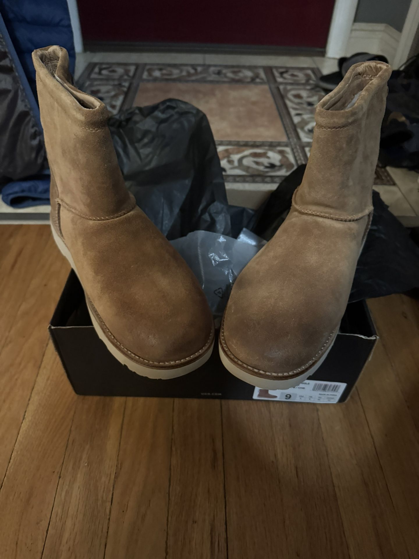 Men’s UGG’s Size 9